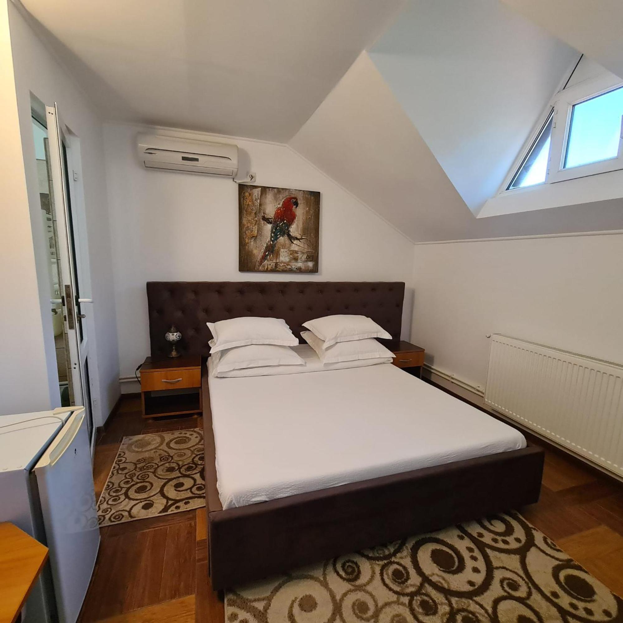 Casa Bianca Hotel Două Mai Екстериор снимка
